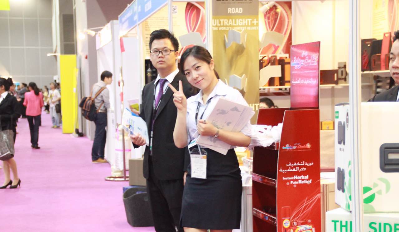 致森展示架一流的服務(wù)